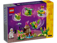 Load image into Gallery viewer, LEGO City Alien Pack 40715 boxed set by Brick Shack featuring alien creatures and astronaut minifigure in space scene