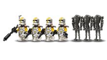 Load image into Gallery viewer, LEGO 327th Star Corps Clone Troopers Battle Pack 75431 with four minifigures and battle droid figures

